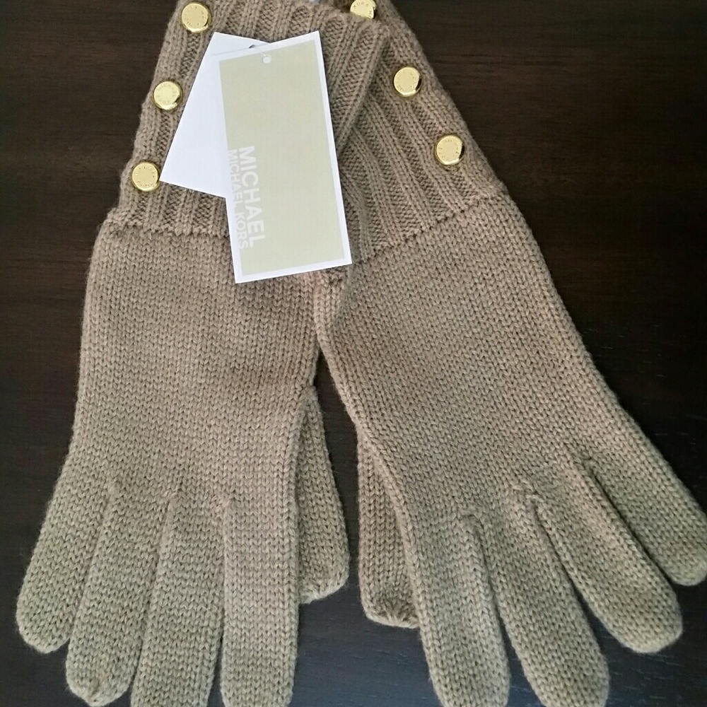 Michael Kors Ribbed-Cuff Knit Gloves - NWT